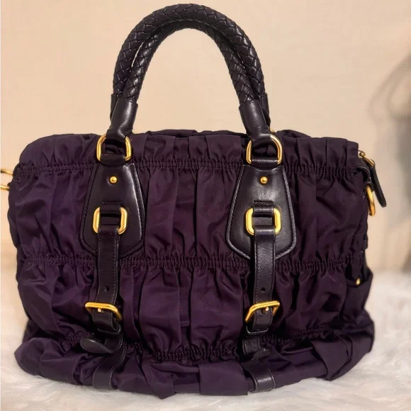 Authentic Prada tote bag - Picture 4 of 10